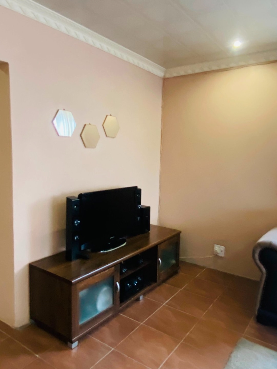 3 Bedroom Property for Sale in Browns Farm Western Cape